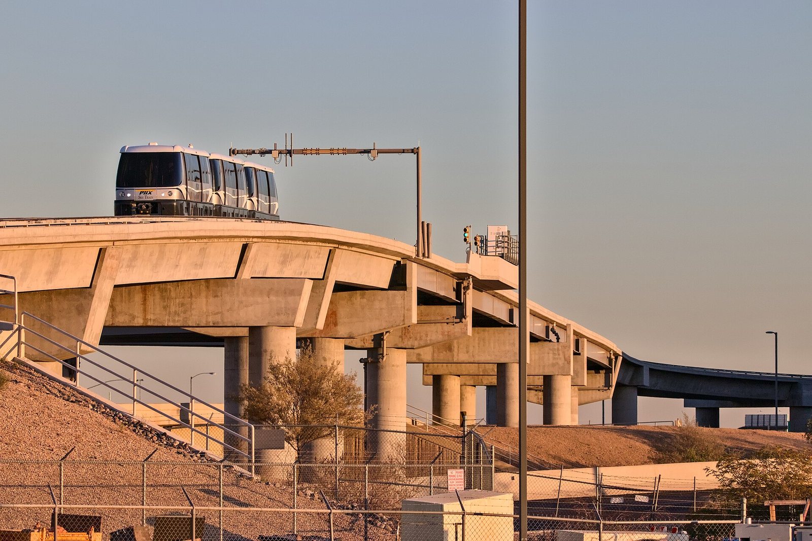 Phoenix Sky Harbor Airport: The Complete Visitor Guide